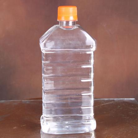 بطری پلاستیکی در فریزر